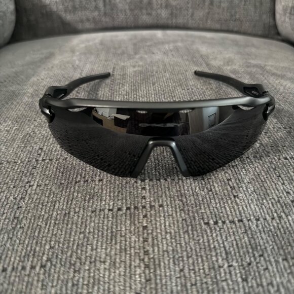 OO9208 Oakley Radar EV PRIZM Polarized Black Frame - Picture 2 of 13